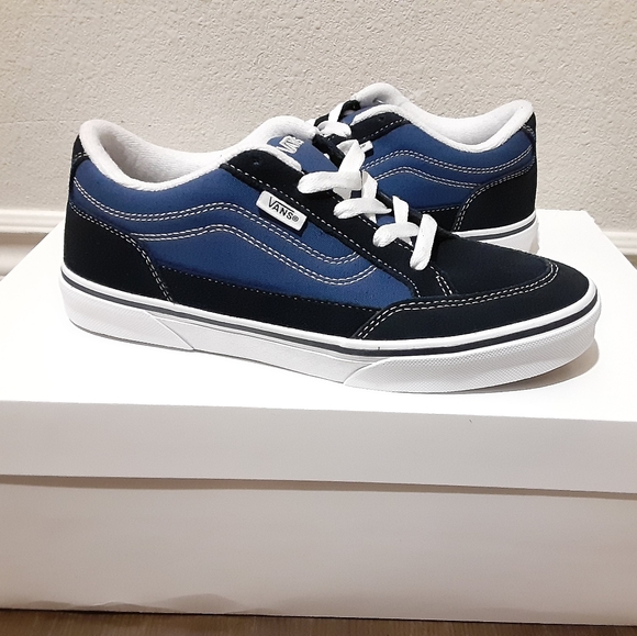 Vans - Picture 3 of 4